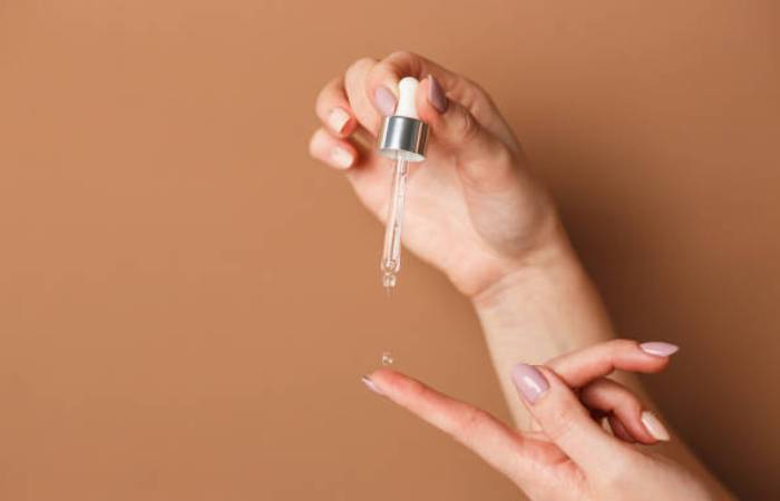 Application of Skin Serums