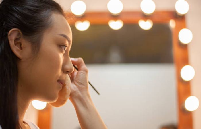 Benefits of Lighted Makeup Mirror
