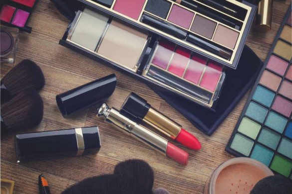 Makeup Kit That Every Girl Should Have in her Makeup Vanity