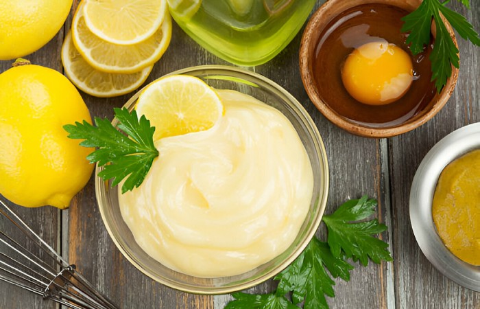 #Method 1: Home Remedies For Dark Spots: Lemon Juice