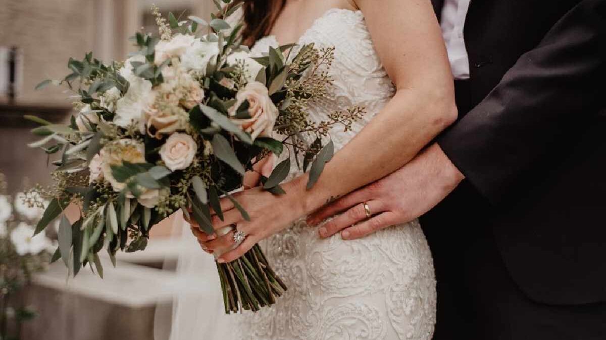 How to Choose a Wedding Dress That Feels Timeless – Not Trendy